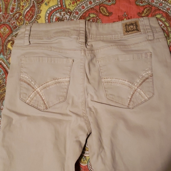 Khakis pants - Picture 3 of 5